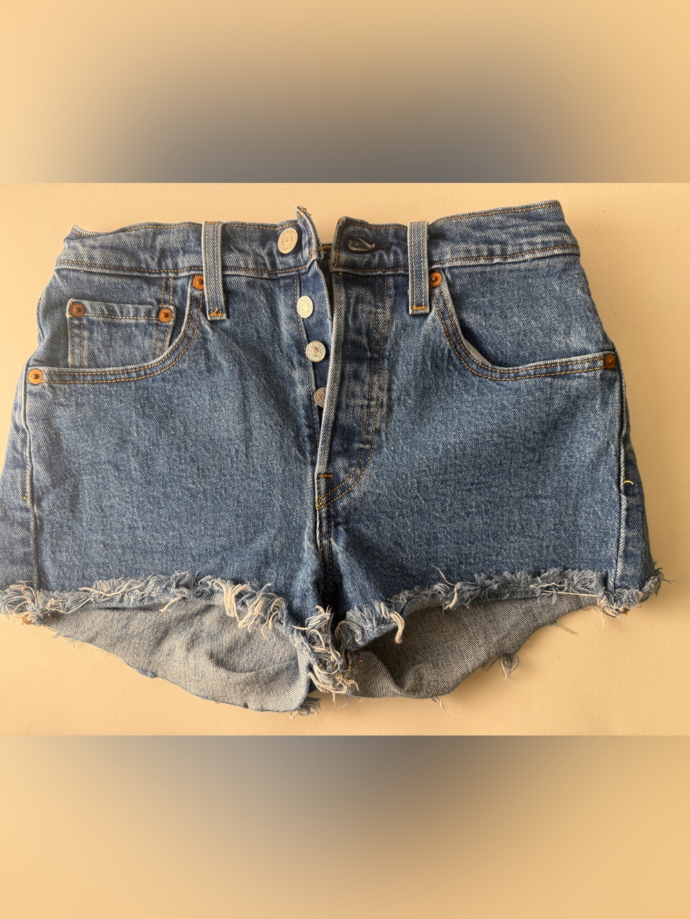 LEVI'S 501 High Rise Button Fly Shorts Women's Size 25 Blue Raw Hem 2” Inseam